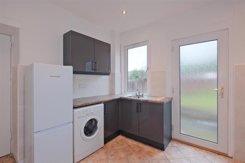 Apartment in Airdrie, Clarkston - View 5