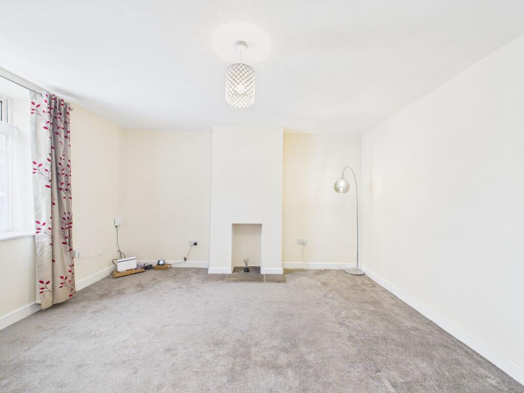 Front Street, Driffield, YO25 - View 5