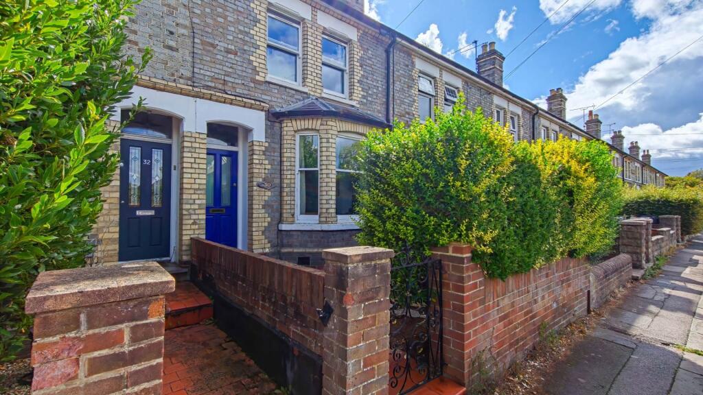 3-bed terraced on Star Road, Caversham, £500,000