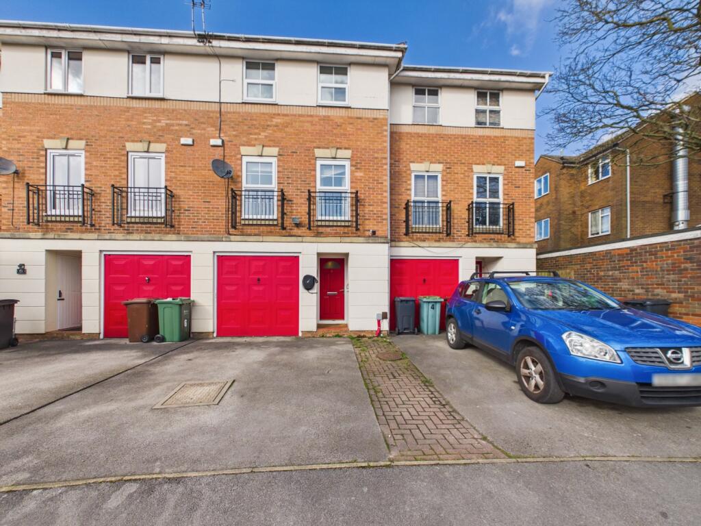 Main image of property: Flossmore Way, Morley, Leeds, West Yorkshire, LS27