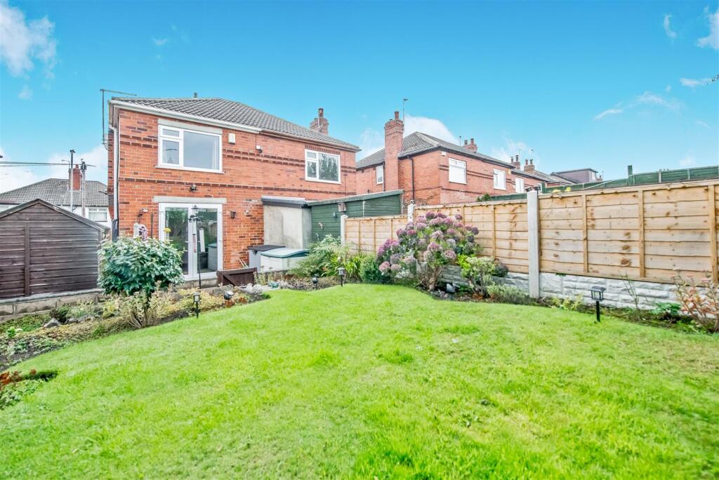 House in Leeds, West Yorkshire - View 4