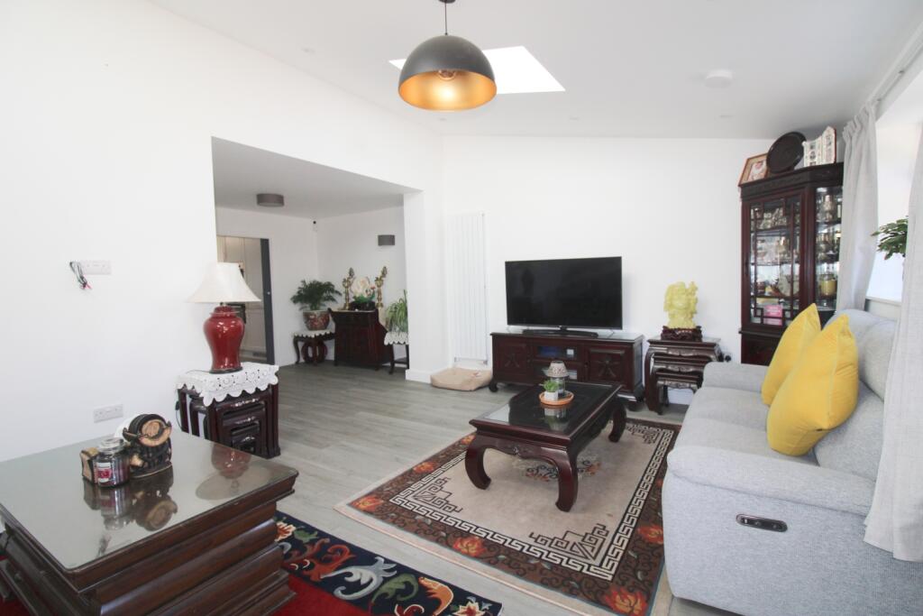 House in Frimley, Central Frimley - View 4