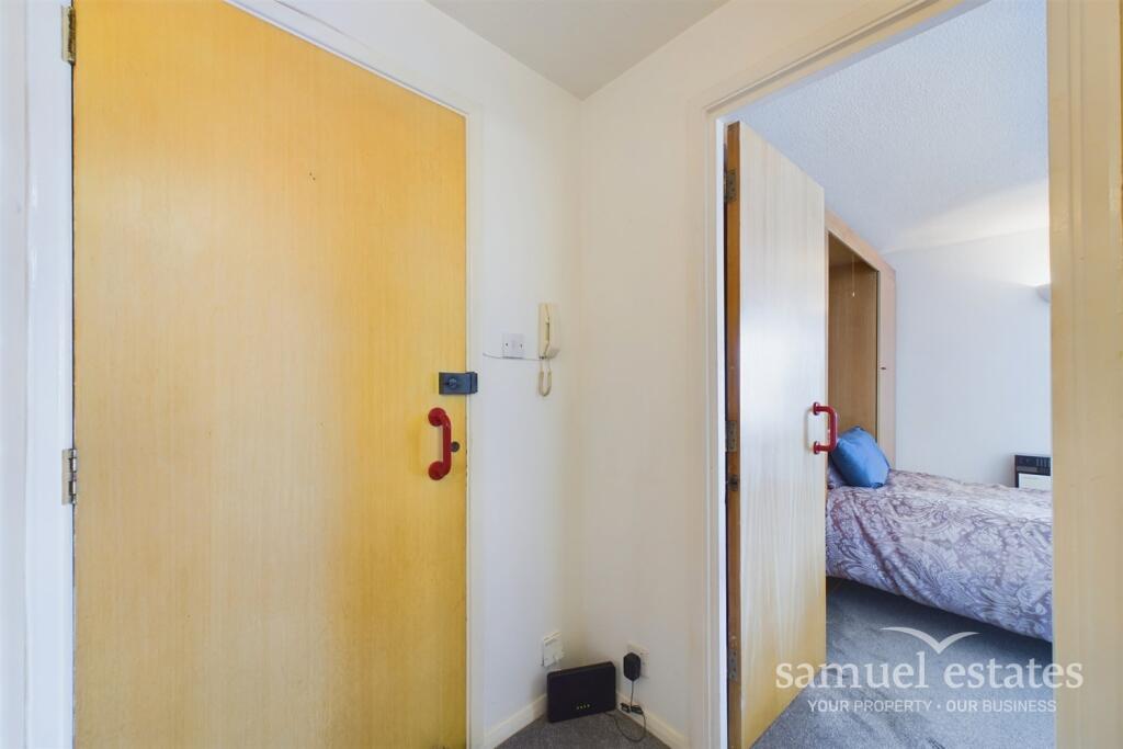 Apartment in London, Addiscombe - View 4