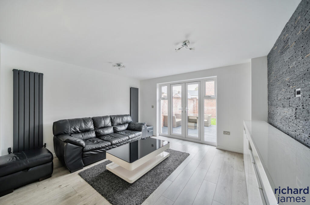 Staldon Road, East Wichel, Swindon, SN1 7AG photo 3
