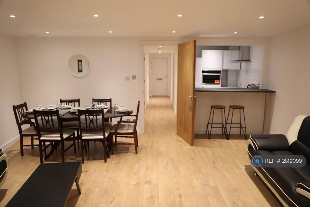 Main image of property: Manchester Road, London, E14