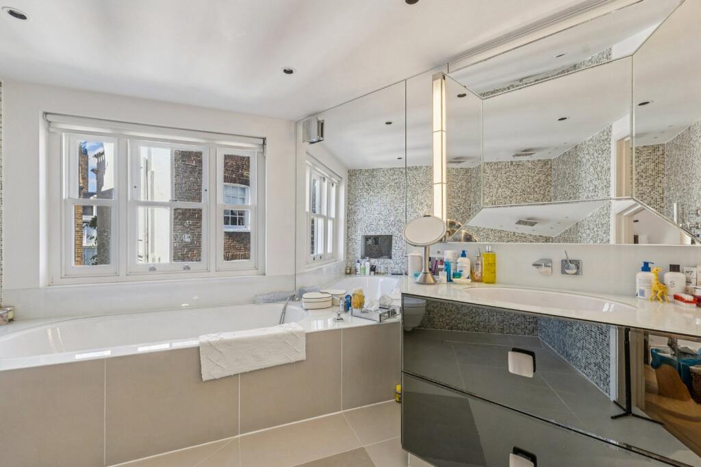 Apartment in London, South Kensington - View 3