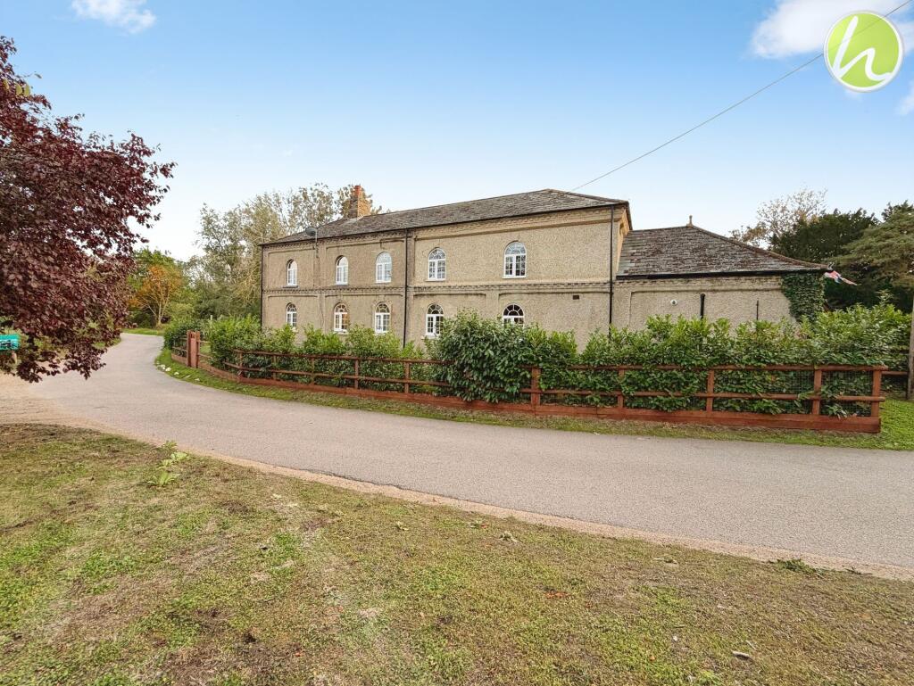 Main image of property: Mucking Wharf Road, Stanford-Le-Hope, SS17