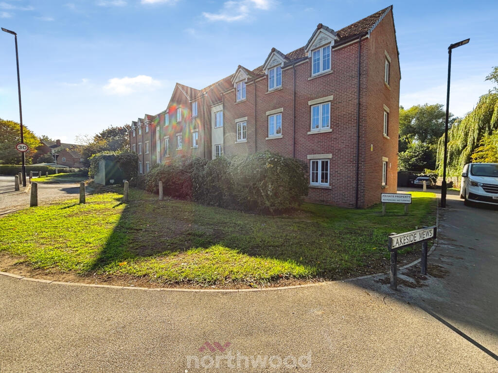 Main image of property: Lakeside Mews Fieldside, Thorne, Doncaster, DN8
