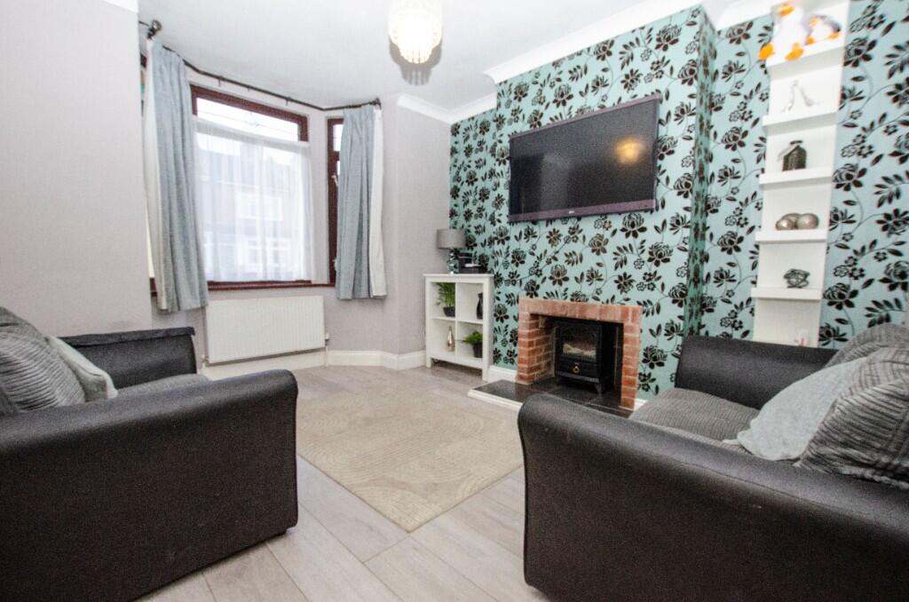 Manor Road North, Southampton, Hampshire, SO19 photo 4