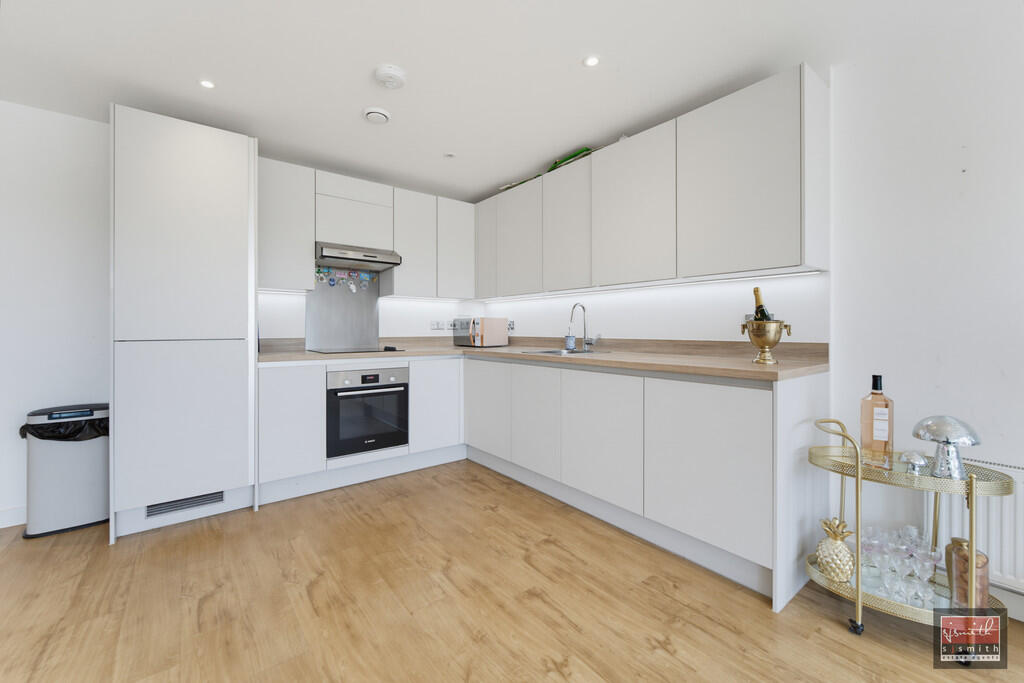 Apartment in Twickenham - View 5