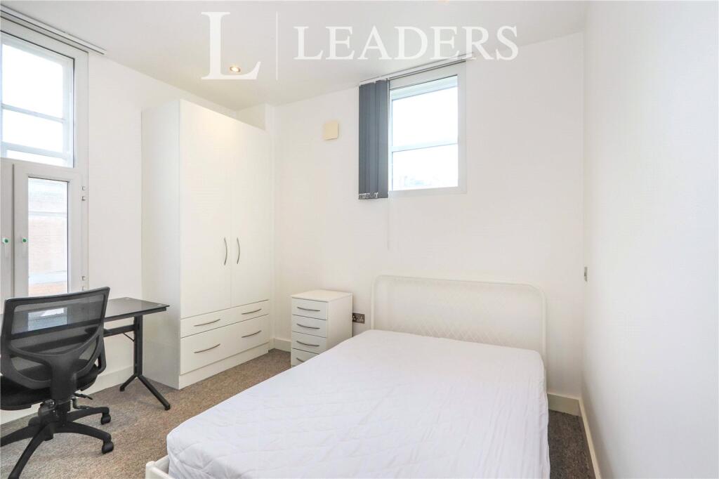 Apartment in Sheffield - View 5