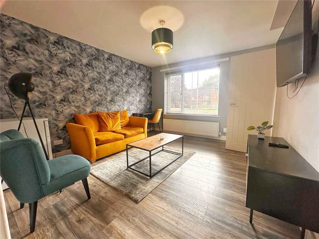 House in Rochdale, Greater Manchester - View 3