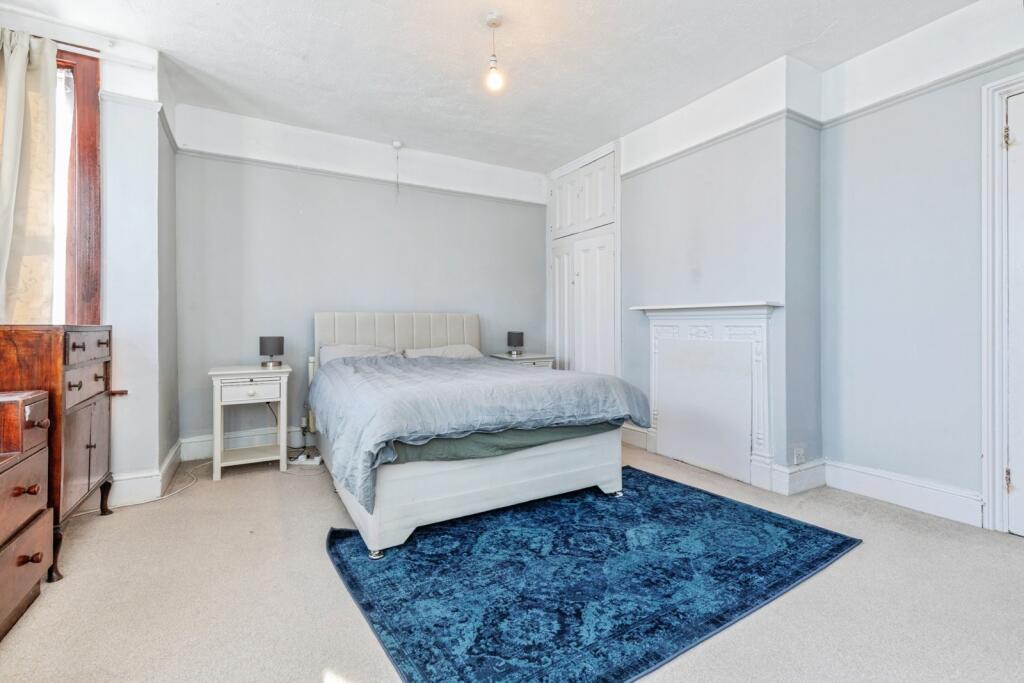 House in Gillingham, Medway - View 5