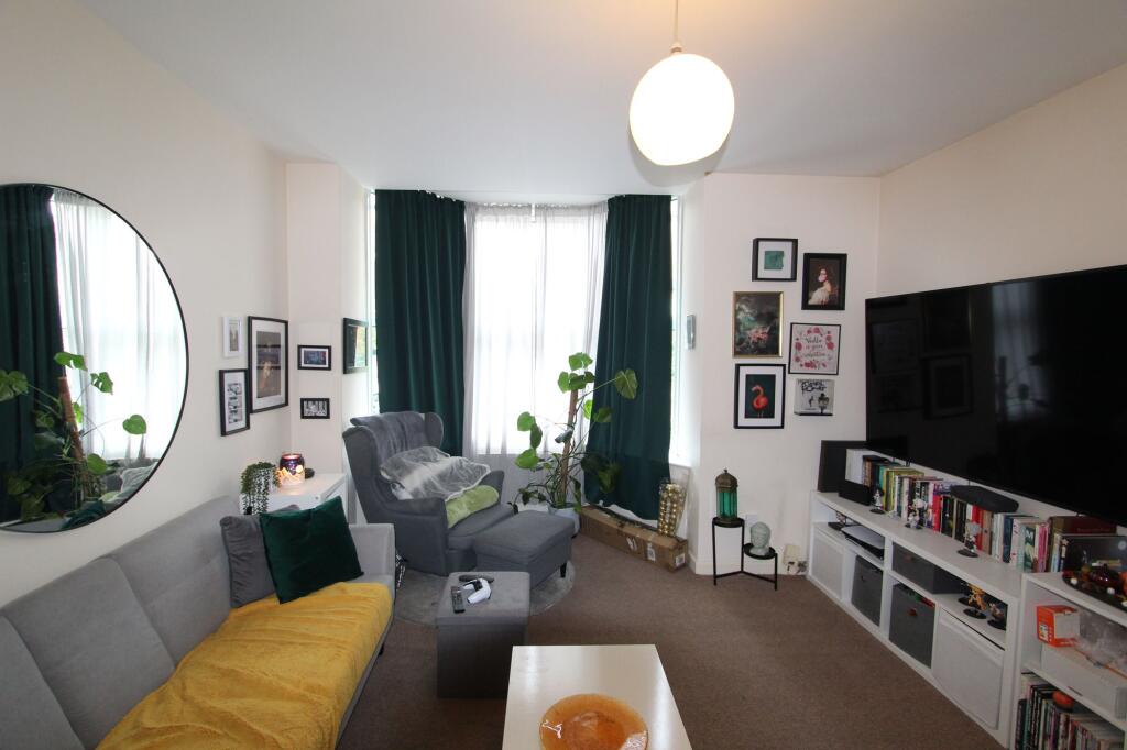Apartment in Sheffield - View 4