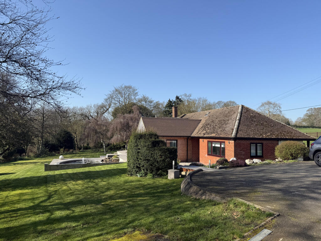 Main image of property: Ipswich, Semer, IP7 6