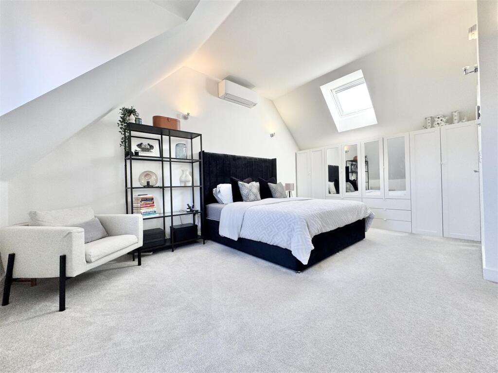House in West Suffolk, Bury St Edmunds - View 4