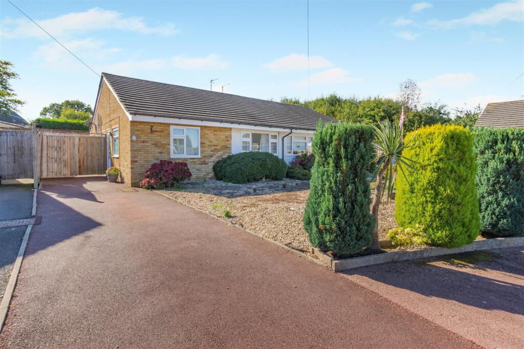 2-bed semi-detached on Woodlands, Coxheath, Maidstone, £375,000