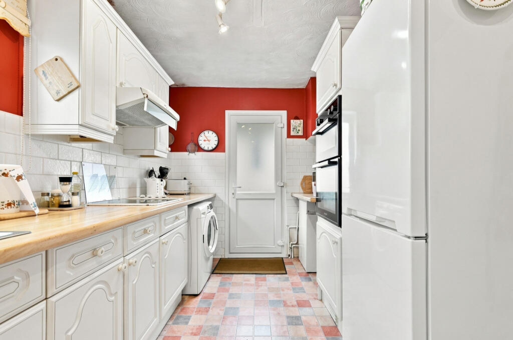 House in Southend-on-Sea - View 4