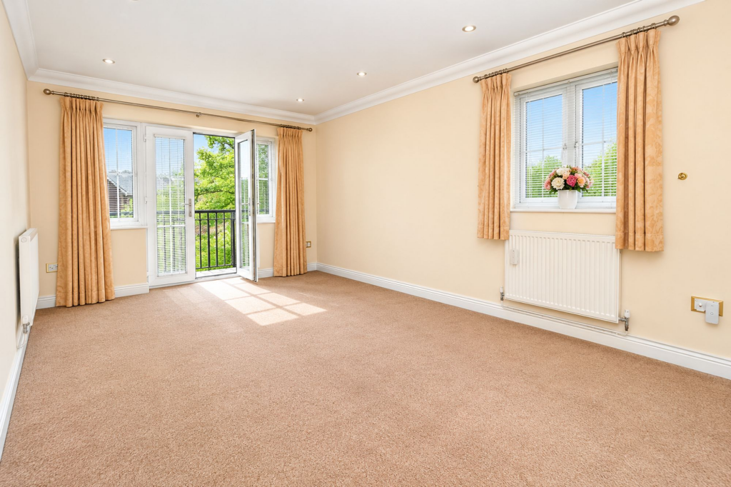 Apartment in Southampton - View 3