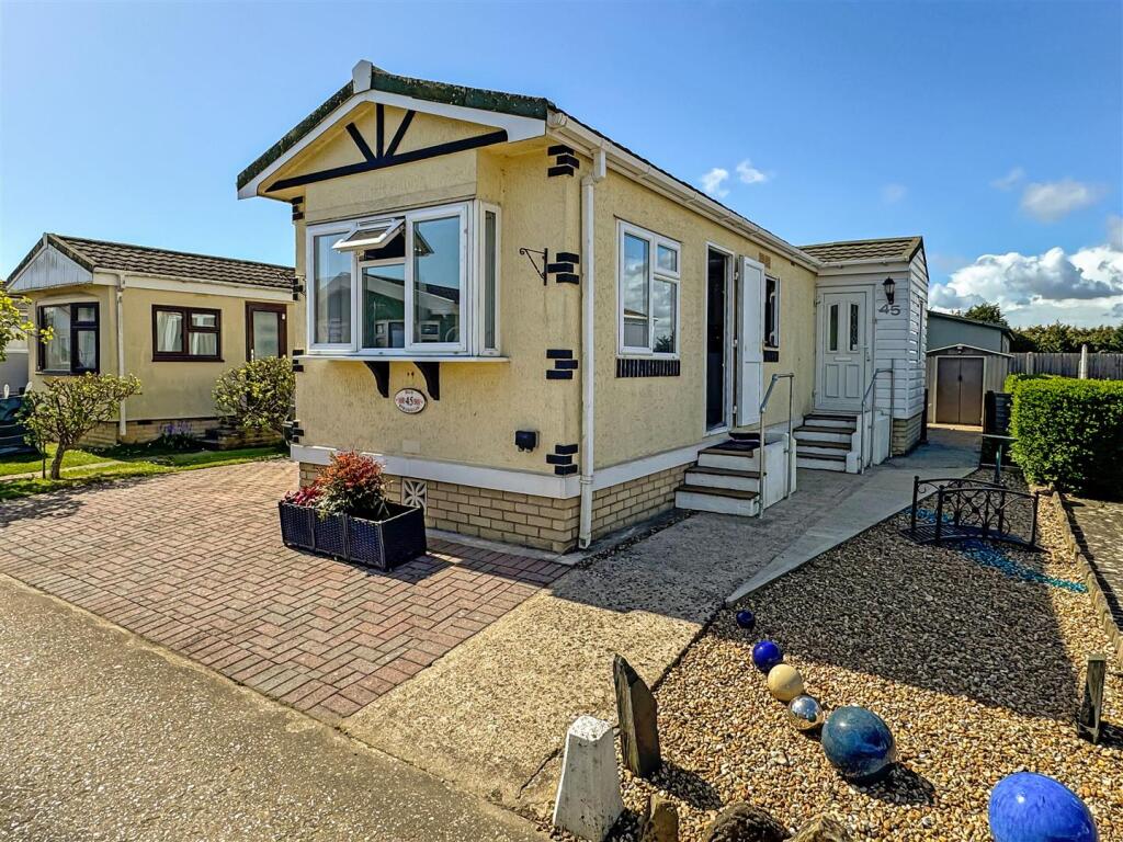 Main image of property: Kingsmead, Thornlea Park, Littlehampton