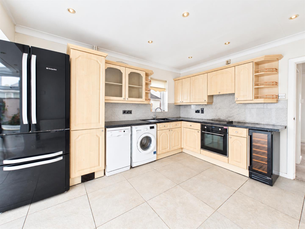 West Road, Nottage, Porthcawl photo 4