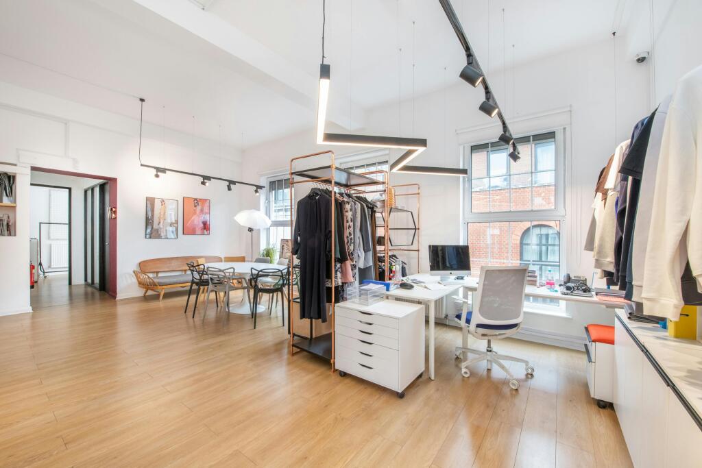 SHOP 4.jpg