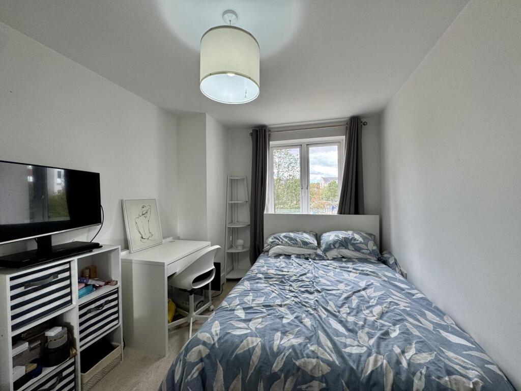 House in Maidenhead, Fishery - View 5