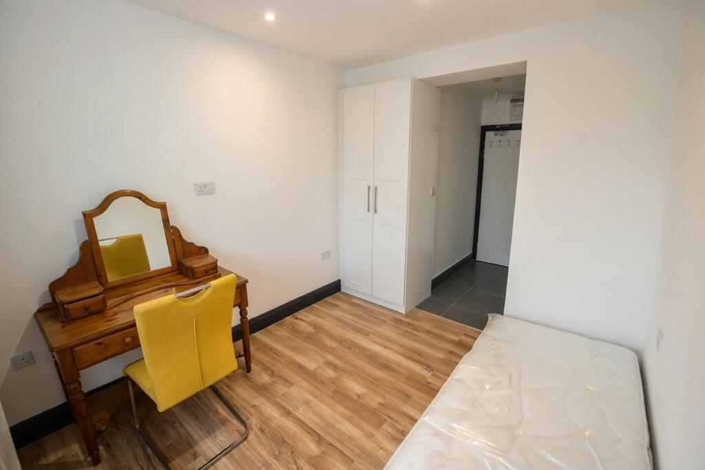 Main image of property: Bitterne Road West, Southampton