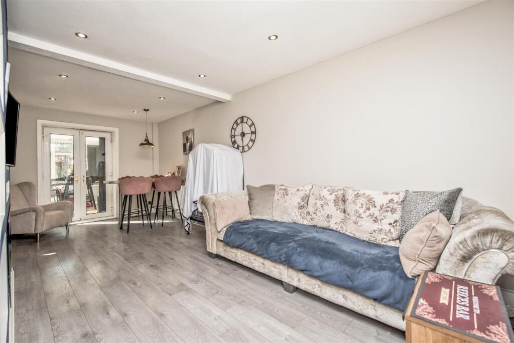 House in Leeds, Farnley - More