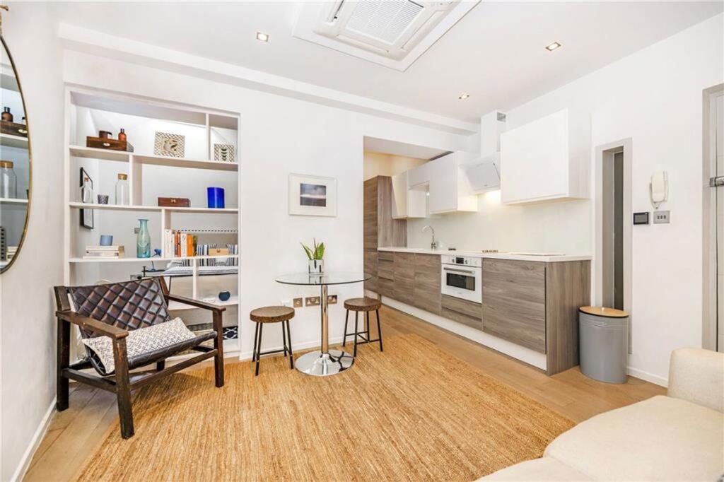 Apartment in London - View 2