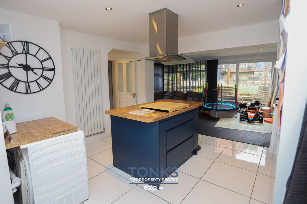 House in Dudley, West Midlands - More