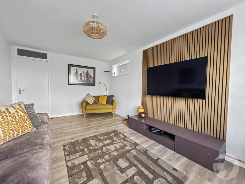 Apartment in Dartford - View 5
