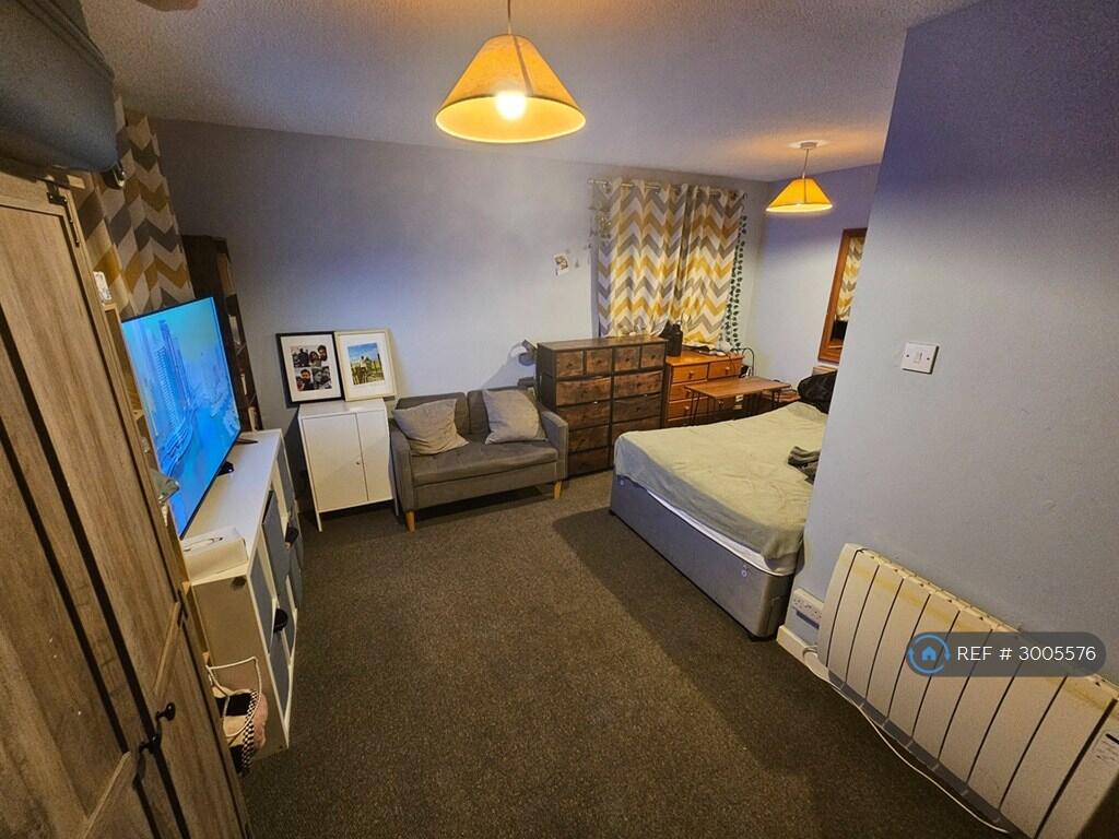 Apartment in Stockport - View 5