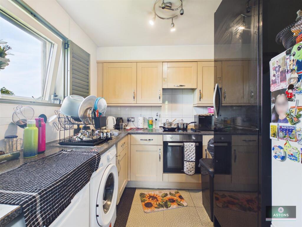Page Court, Commonwealth Drive, Crawley - View 3
