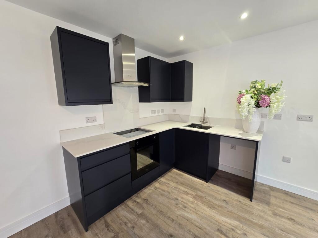 House in Stoke-on-Trent - View 4