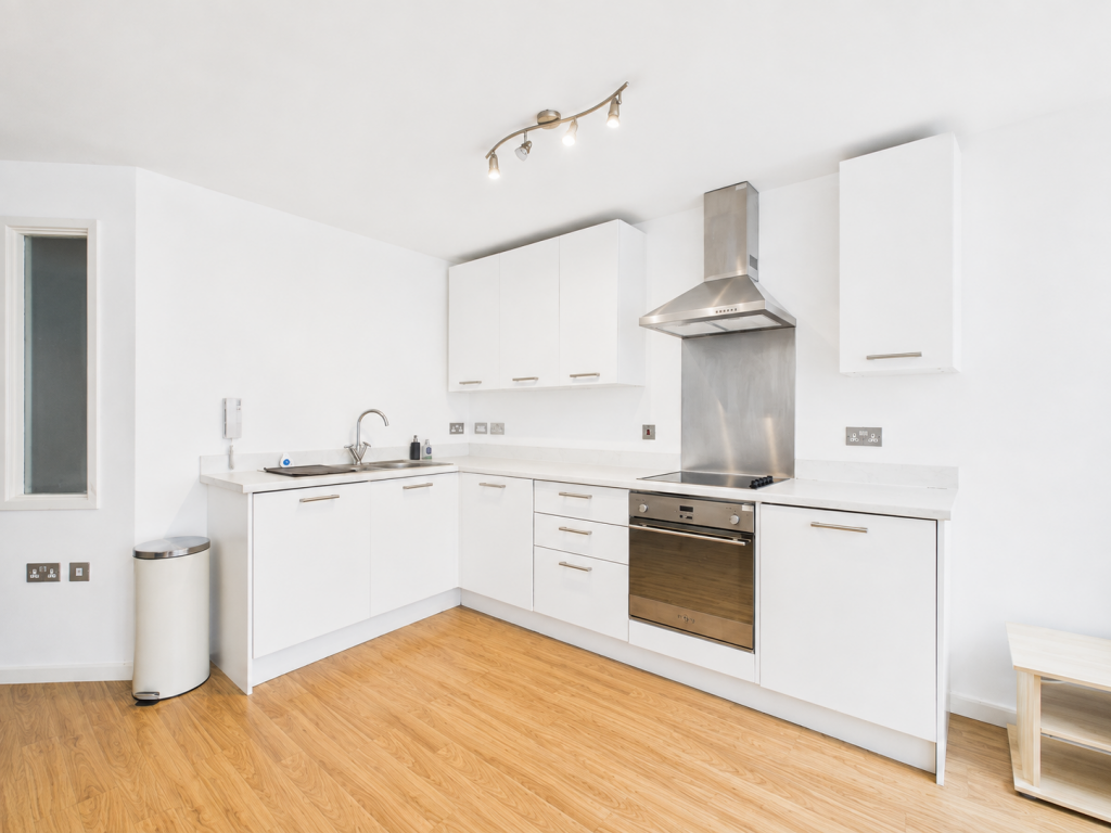Apartment in Nottingham, Nottinghamshire - View 3