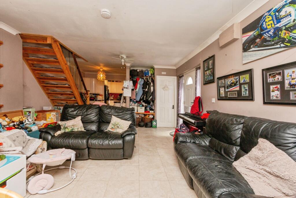 House in Guildford - View 3