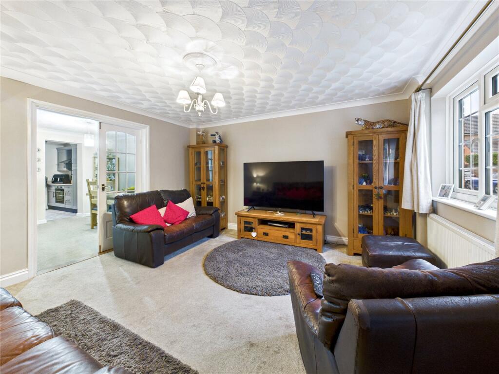 Blackwater Avenue, Colchester, Essex, CO4 photo 4