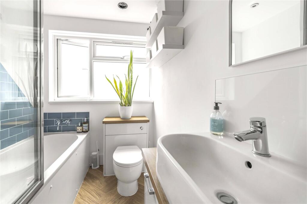 Apartment in London - View 6