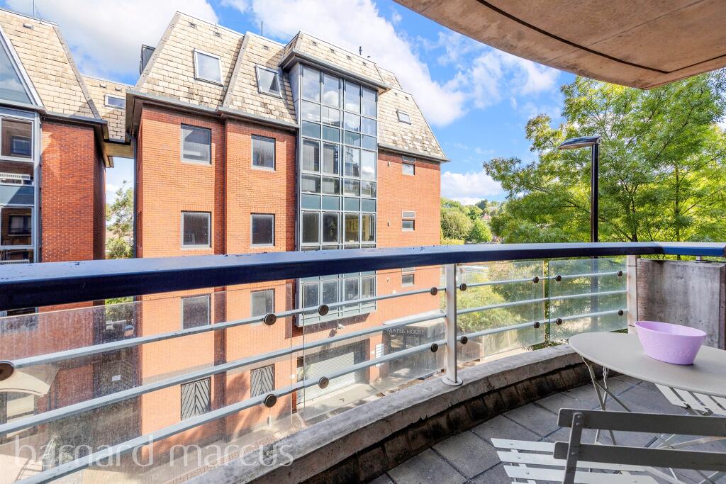 High Street, Purley - View 3