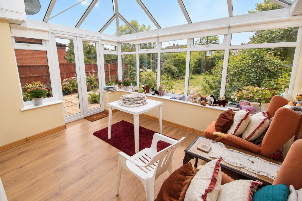 House in Reading, The Triangle, Tilehurst - More