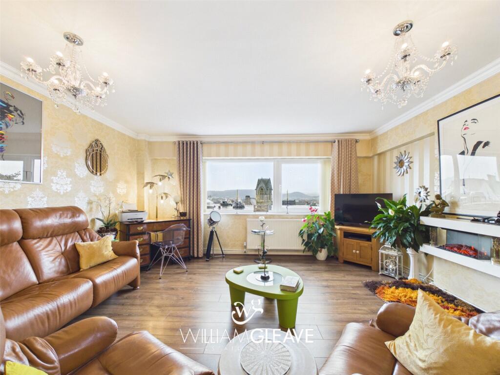 Apartment in Llandudno - More