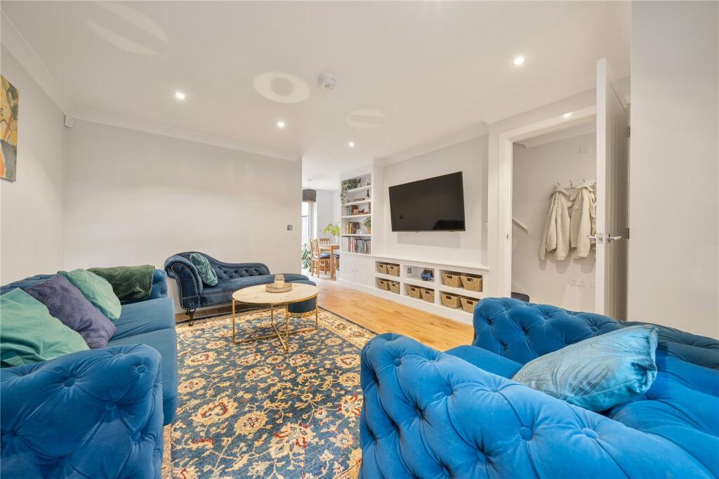 Main image of property: Oak Park Lane, Cookridge, Leeds, LS16