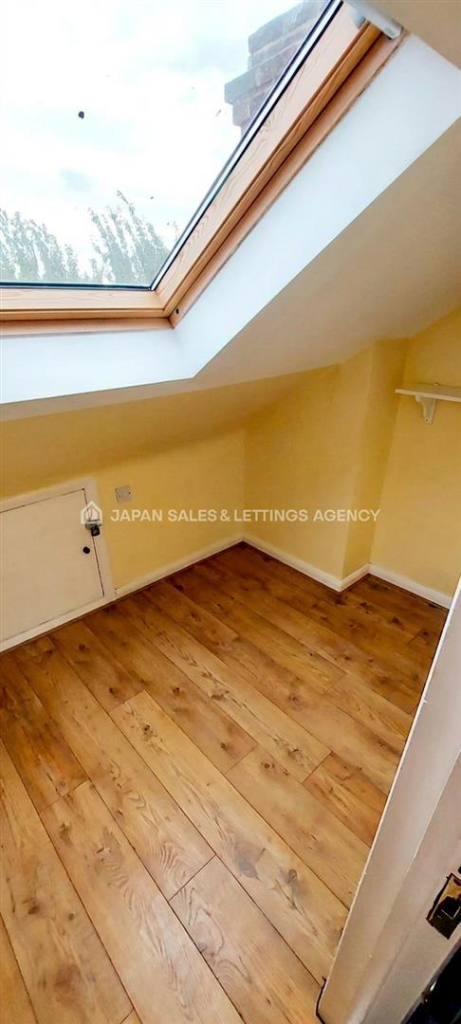House in London - View 5