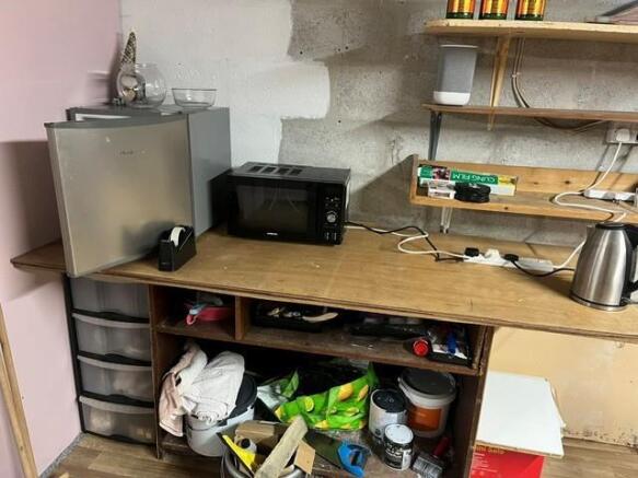 Kitchen area.jpg