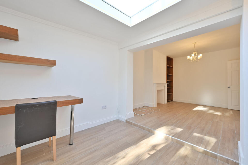 House in Watford - View 5
