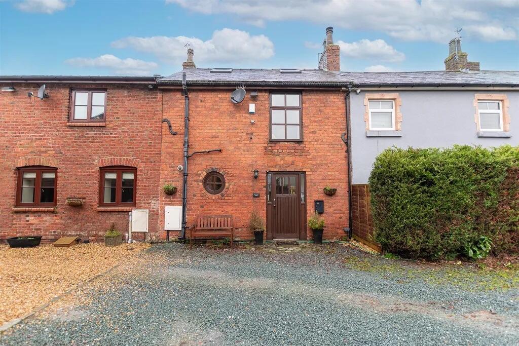 1-bed house on Warrington Road, Widnes, Cheshire, L35, £245,000