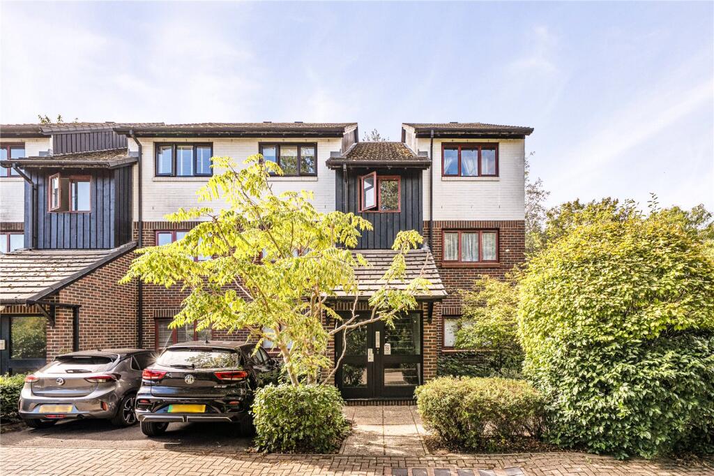 Main image of property: Marina Approach, Hayes