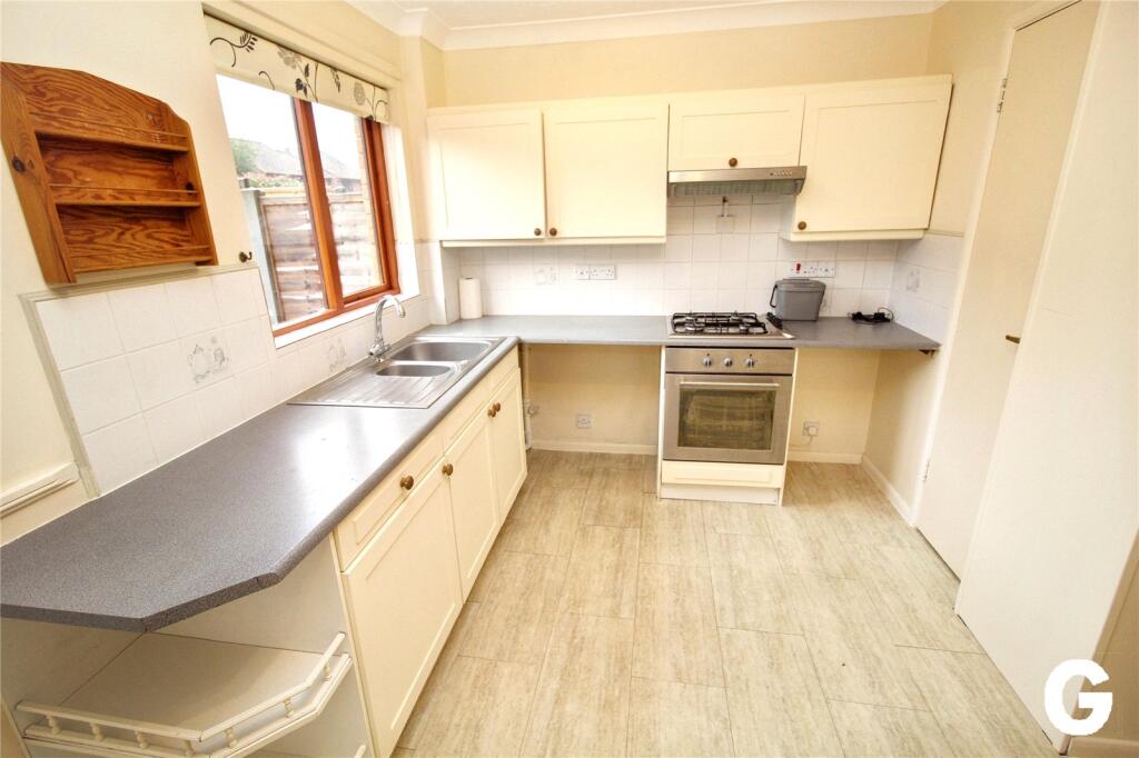 Euston Grove, Ringwood, Hampshire, BH24 photo 2