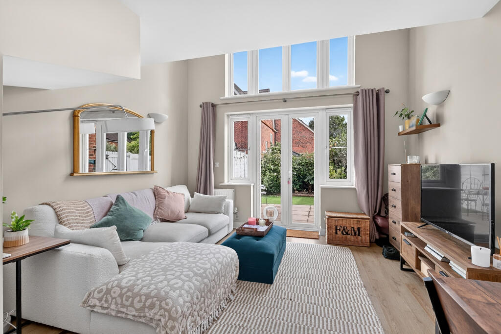 House in Wokingham - More